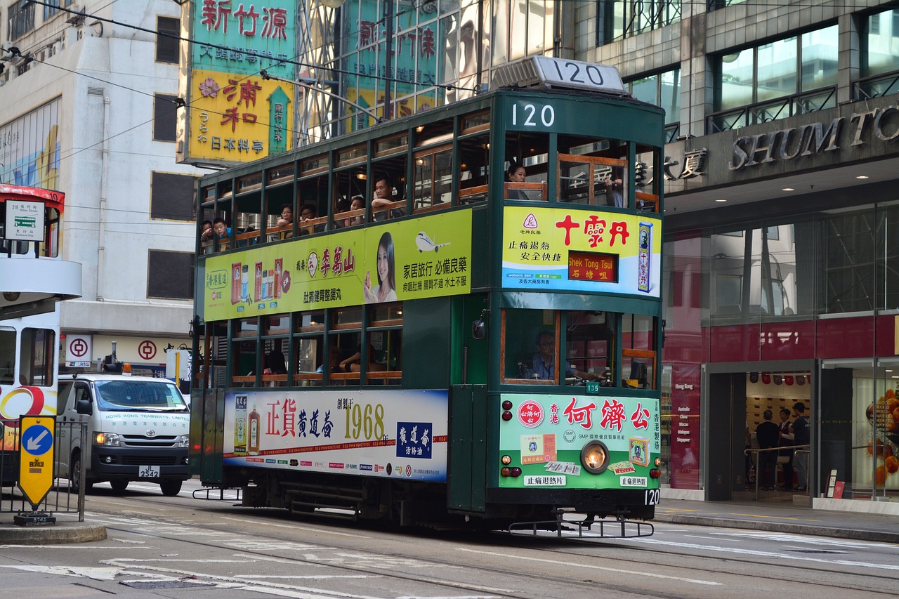香港楼价跌回八年前，市场调整与社会经济变迁