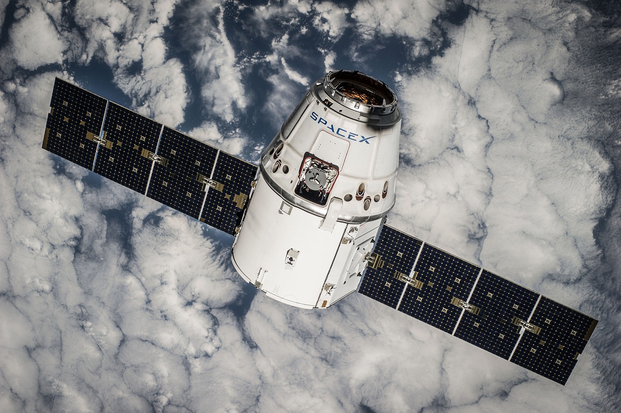 探索新边界，SpaceX宇航员出舱记